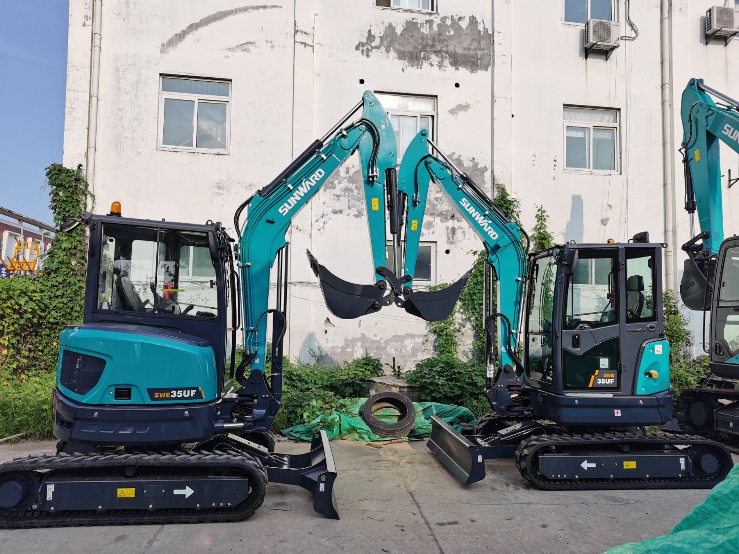 Cina 
                New Condition Earthmoving Machinery 3.5 Ton Swe35UF Crawler Excavator
             fornitore