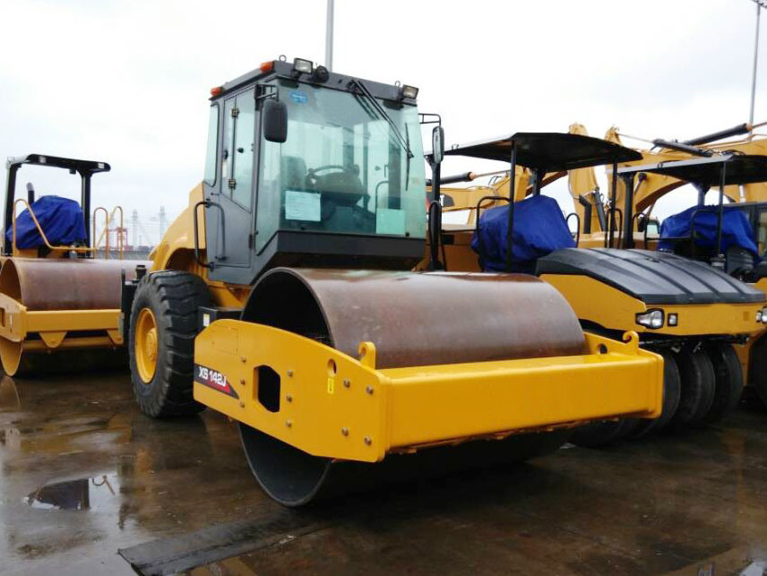 New Xs85j 8ton Vibratory Road Roller for Engineering & Construction Machinery