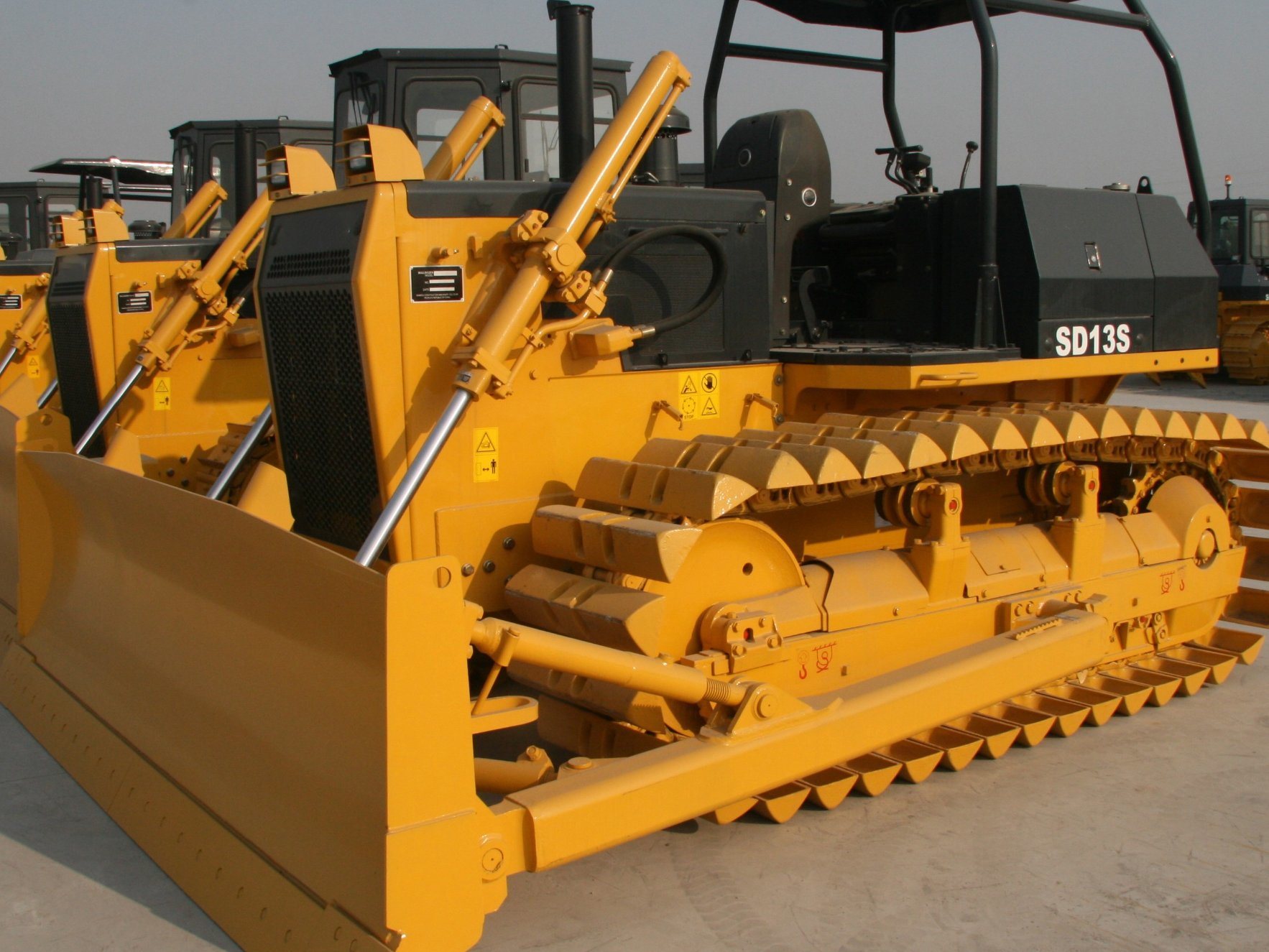 Popular Product 14.9ton Crawler Bulldozer SD13s for Ground Works