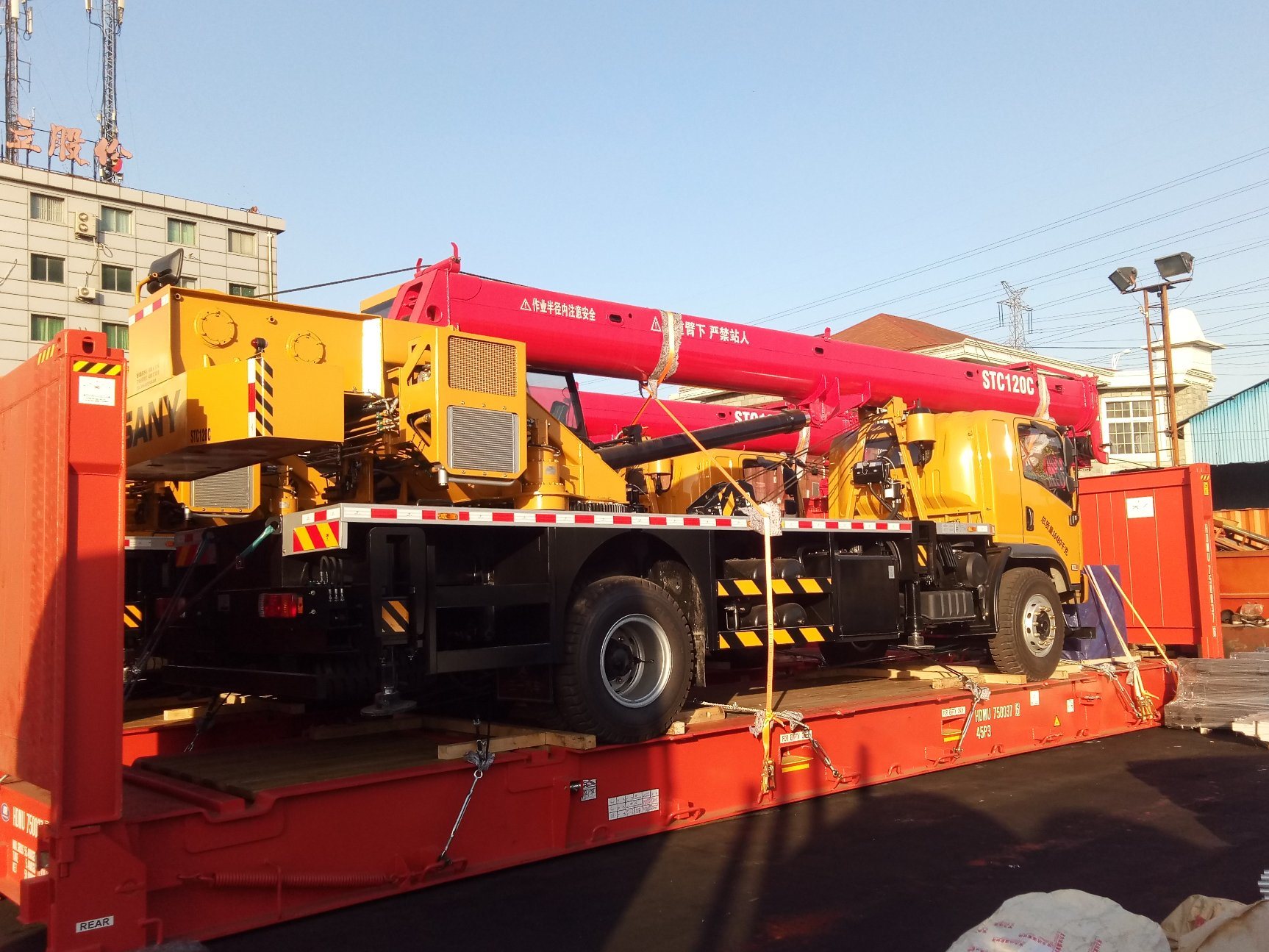 Chine 
                Populaire en Chine 12ton camion grue Stc120c avec haute qualité
             fournisseur