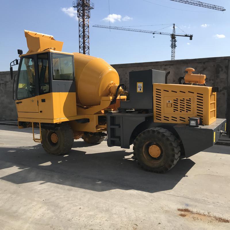 Self Loading Concrete Mixer Truck with 1.6cbm Small Loader Mixer (HY160)