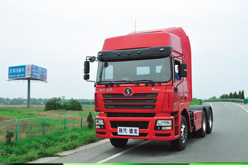 
                SHACMAN F3000 Serie 6X4 Traktor-LKW-Kopf von Sinomada
            