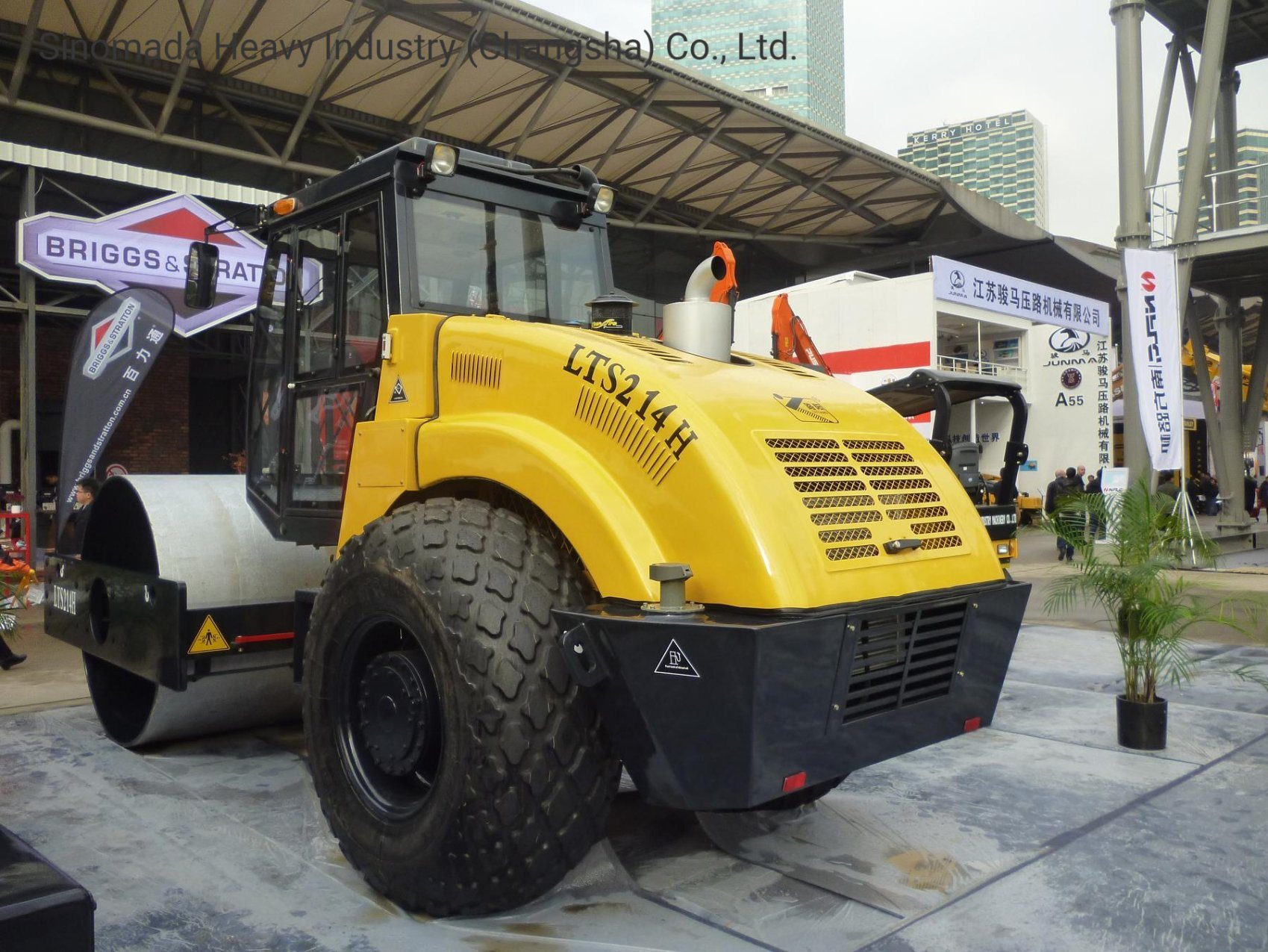 China 
                Carretera Shantui compactador rodillo 14 Ton Lts214h con el tambor de patas
             proveedor