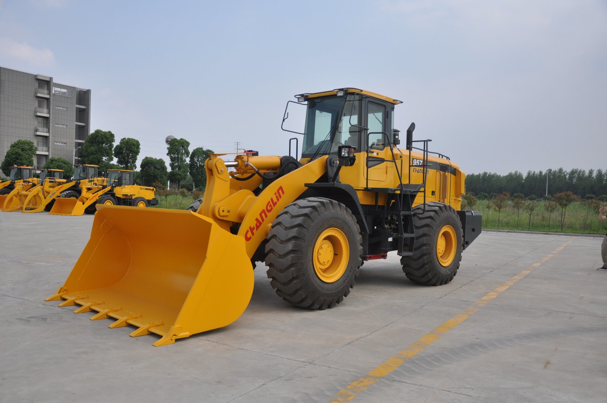 Sinomach 5 Tons Front End Wheel Loader 957h with 3cbm Bucket