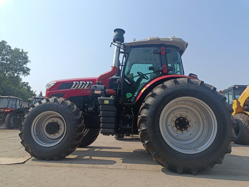 
                Sinomada grand 220HP 4X4 tracteur agricole Ltg2204 pour la vente
            
