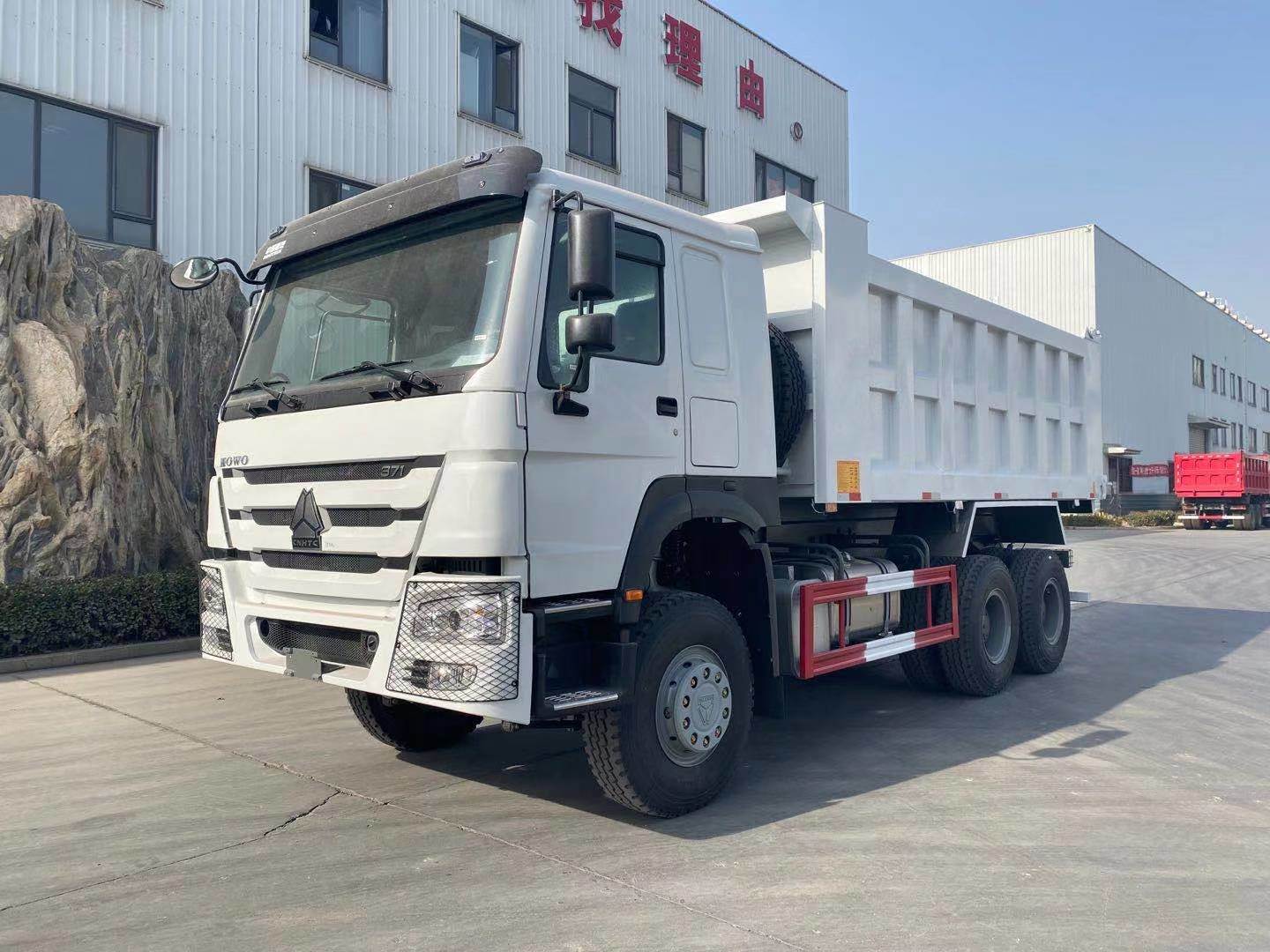 Sinotruck HOWO 6*4 Dump Truck 371HP in Discount Negotiable for Sale