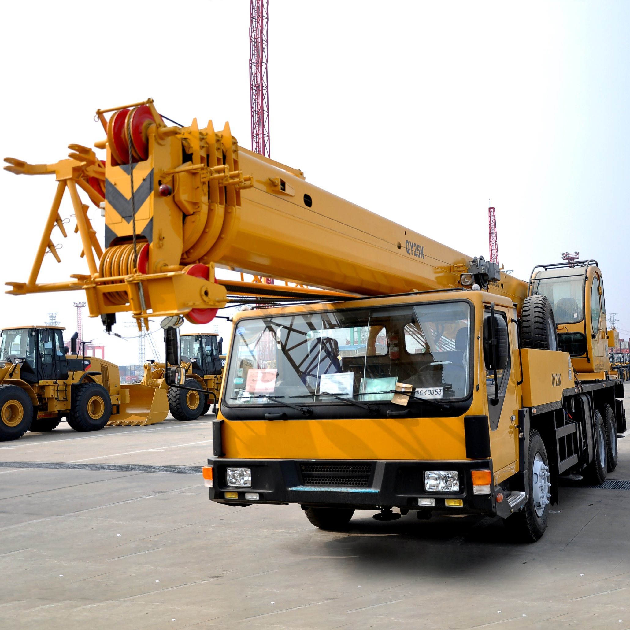 Telescopic Boom 25 Ton Rough Terrain Mobile Crane for Construction