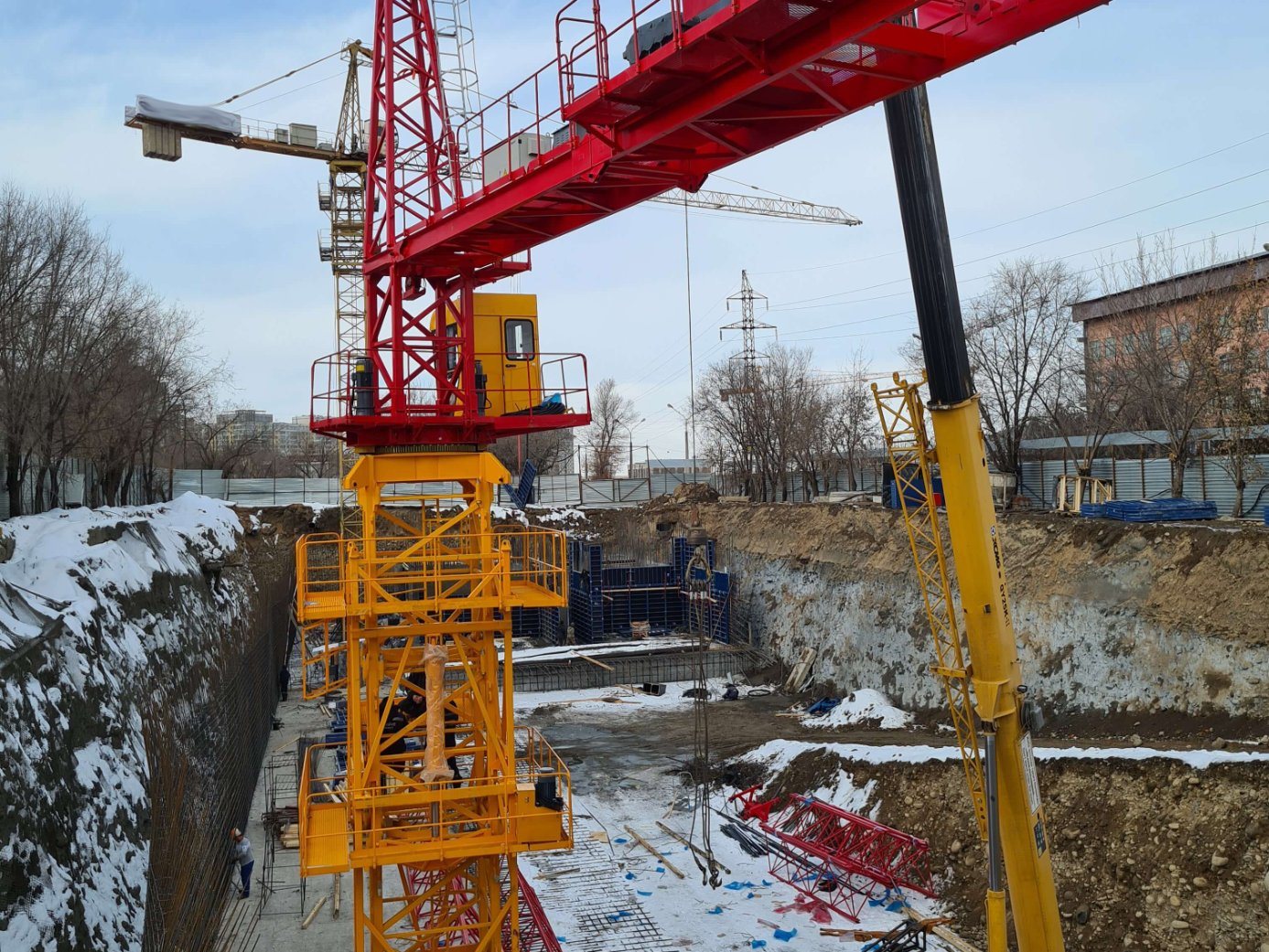 
                Topmerk Tower Crane Syt100 (T6515-6) Tip-Top 6ton Max. Laden naar Afrika
            