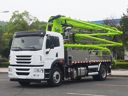 Chine 
                Pompes à béton montées sur camion 40X-5rz télécommande radio 40m chaude Vente
             fournisseur