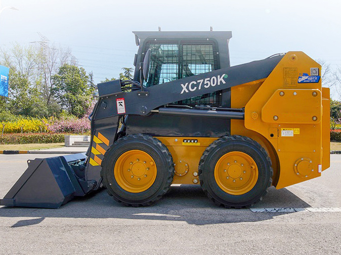 Xc770K 1.25 Tons Wheel Skid Steer Loader with Attachment