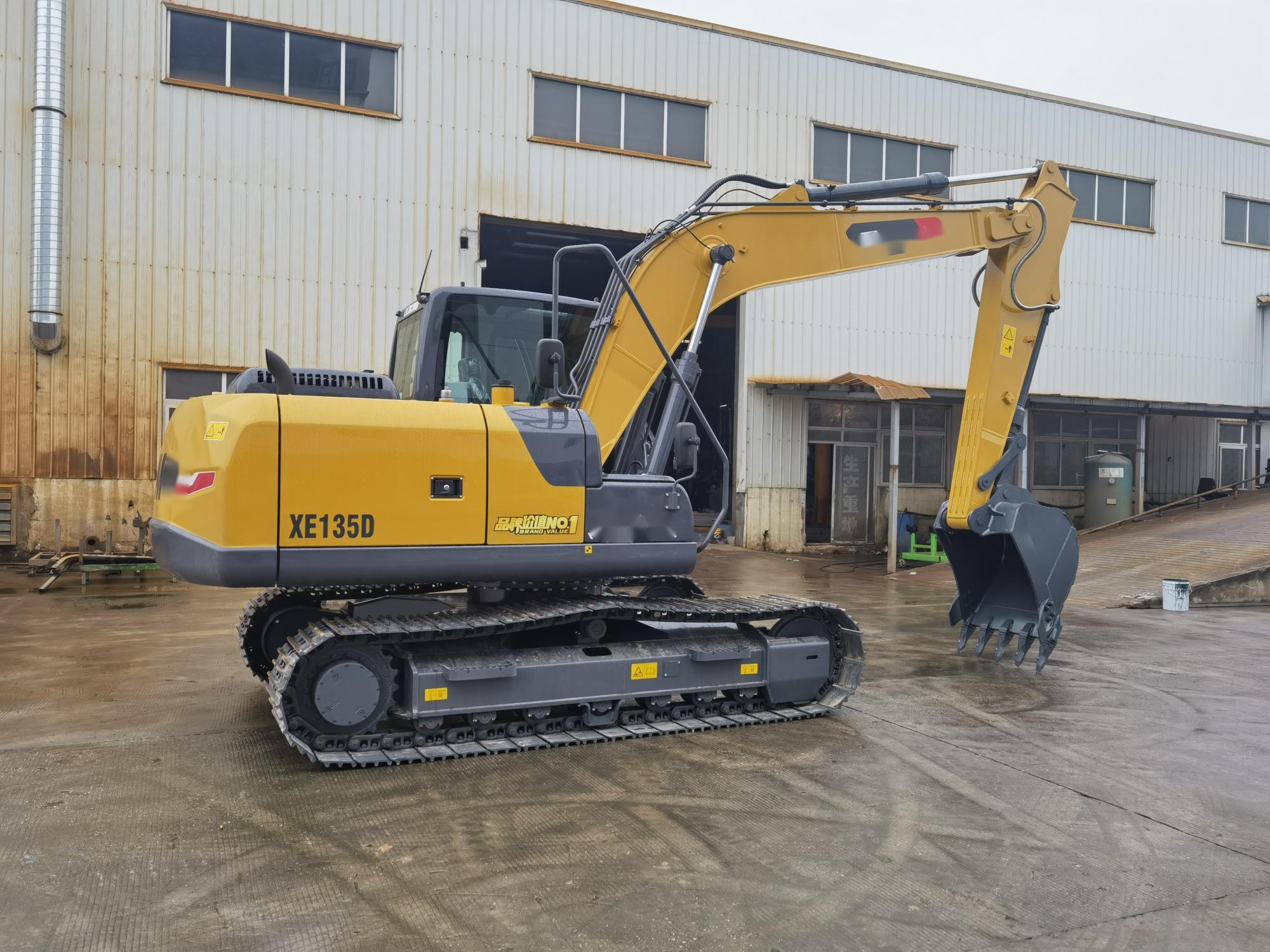 Xuzhou Factory 13.5ton Xe135D Wildly Used Crawler Hydraulic Excavator