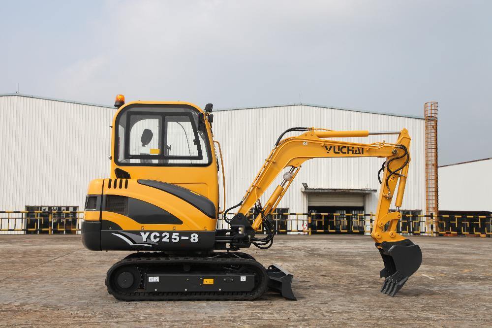 Yuchai Official Manufacture 2.5 Ton Mini Hydraulic Excavator Yc25-8 with Swing Arm