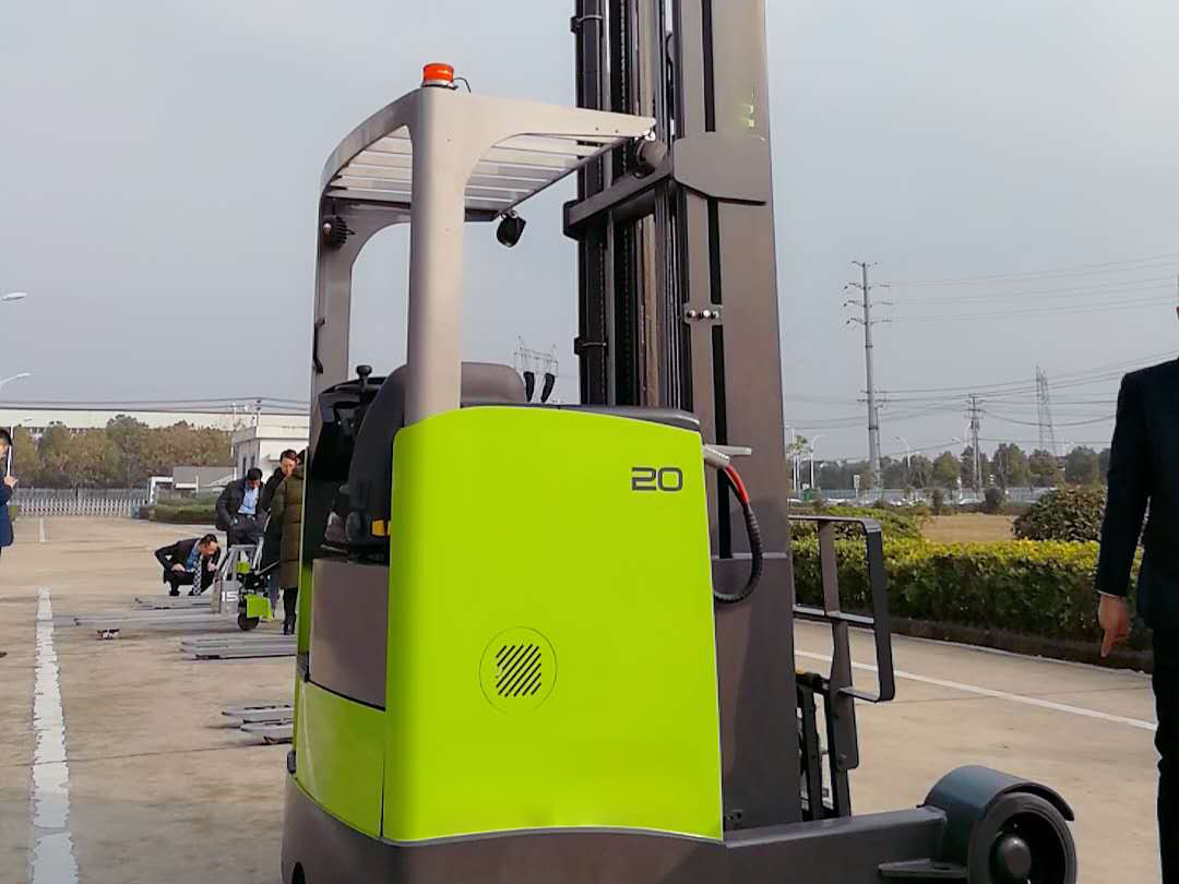 Zoomlion 1.2 Ton Electric Stacker Truck & Reach Stacker for Sale (dB12/16C)
