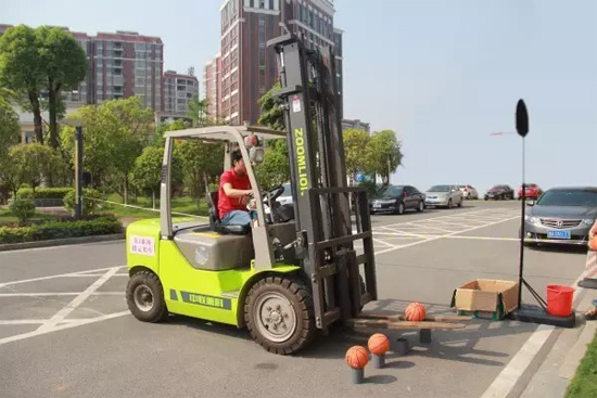 Zoomlion 10 Ton Diesel Forklift with Isuzu Engine