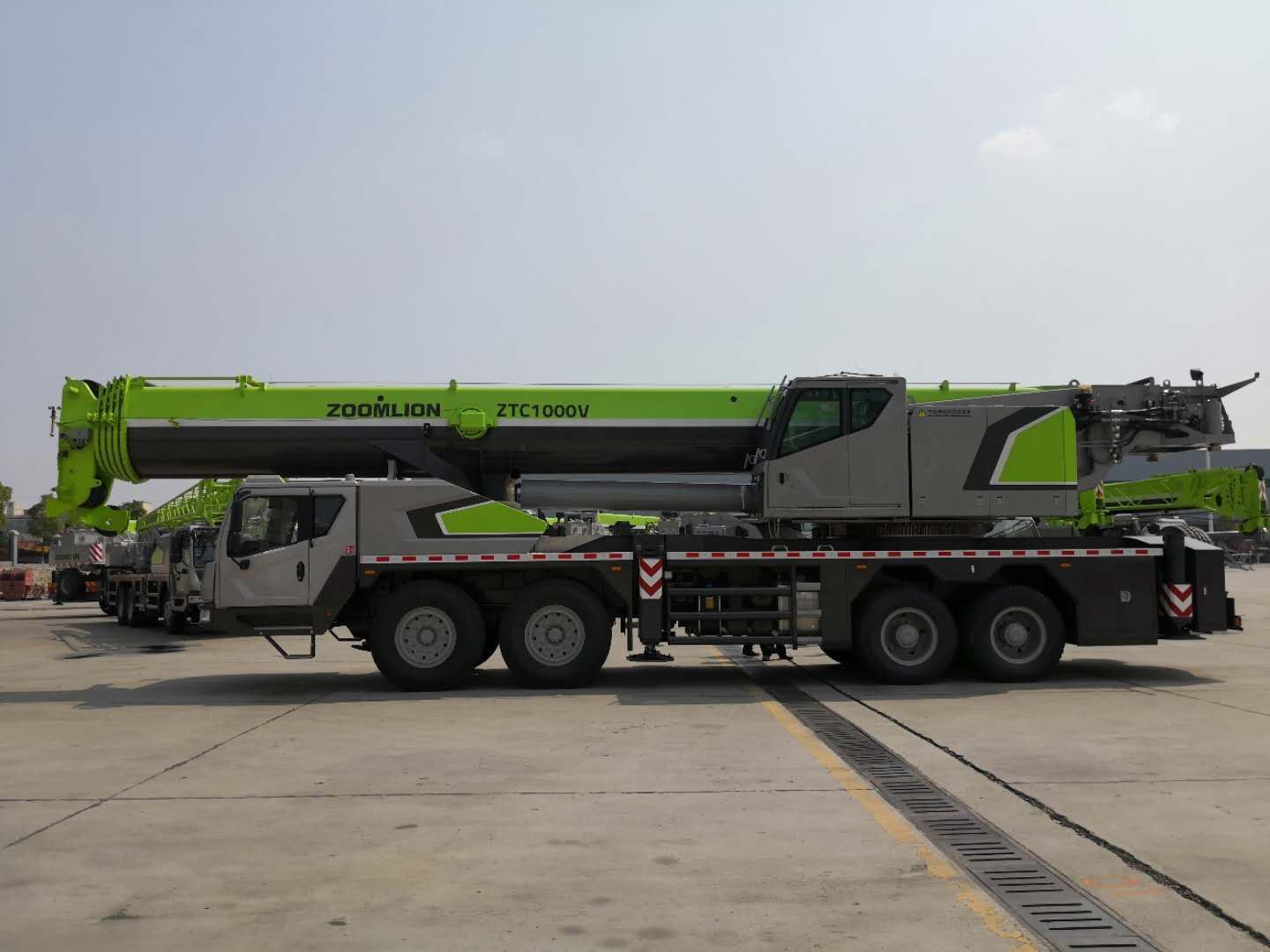 Zoomlion 100ton Truck Crane for Sale Ztc1000 with Cheap Pirce for Sale