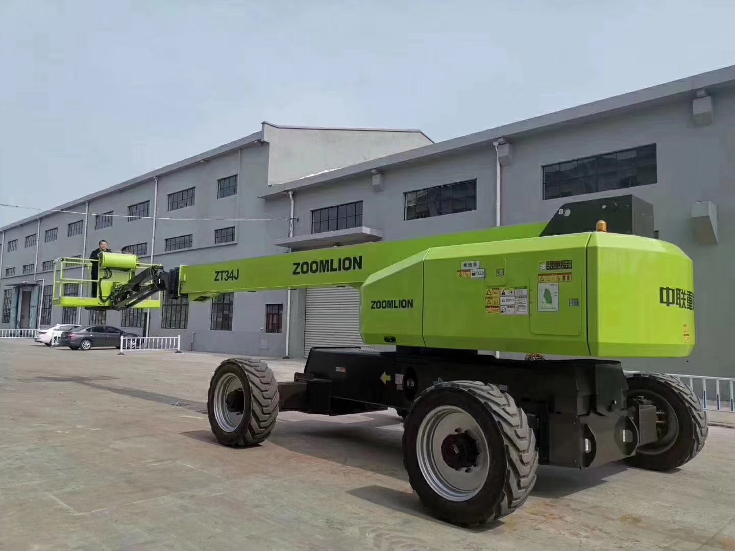 China 
                Zoomlion 20m braço articulado elevadores com marcação CE
             fornecedor