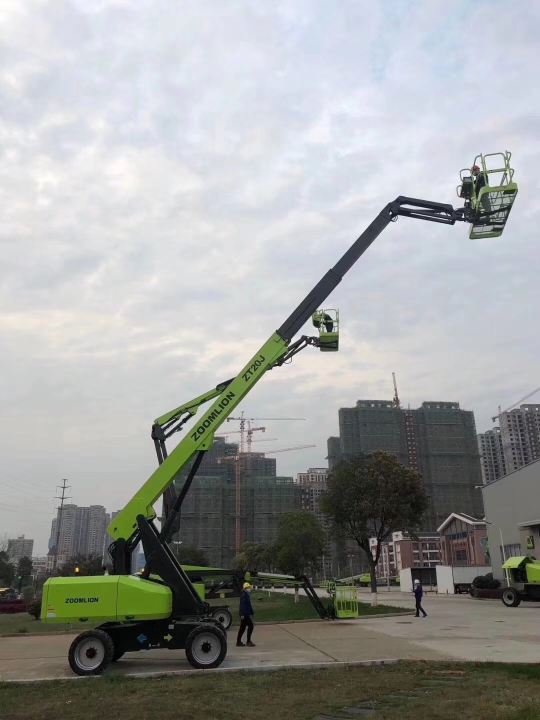 Chine 
                Zoomlion 36m Mini de relevage de flèche de levage de rampe de gazole Ariel prix d′usine de relevage de la plate-forme
             fournisseur