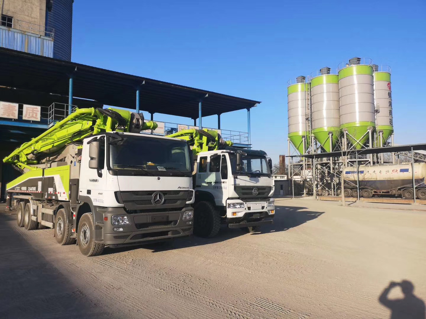 
                Zoomlion 37m de la pompe à béton Truck-Mounted chariot bas prix
            