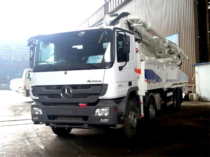 Zoomlion 40m Pump Mounted on 3-Axle Truck