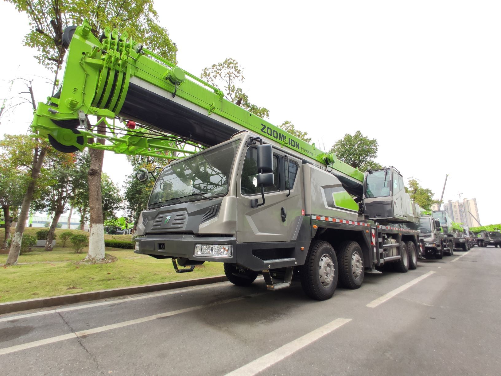 
                Zoomlion 55 Ton Camión grúas Ztc550V532 con la norma anticontaminación Euro III.
            