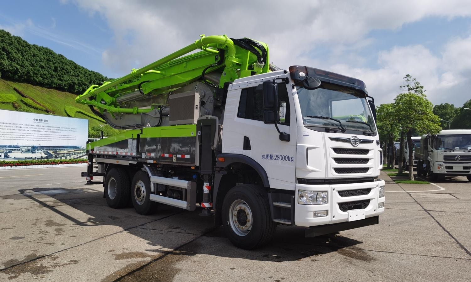 Zoomlion 56X-6rz Concrete Pump Truck with 240m3 Output