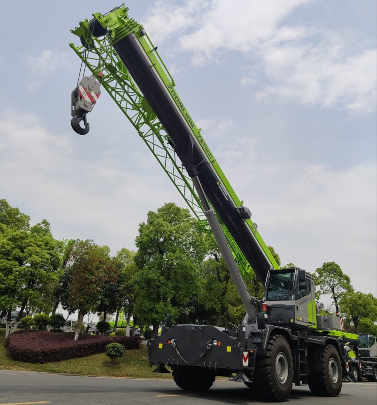 
                Zoomlion 60 Toneladas Rt Crane Terreno Irregular Crane quatro rodas Eléctrica
            