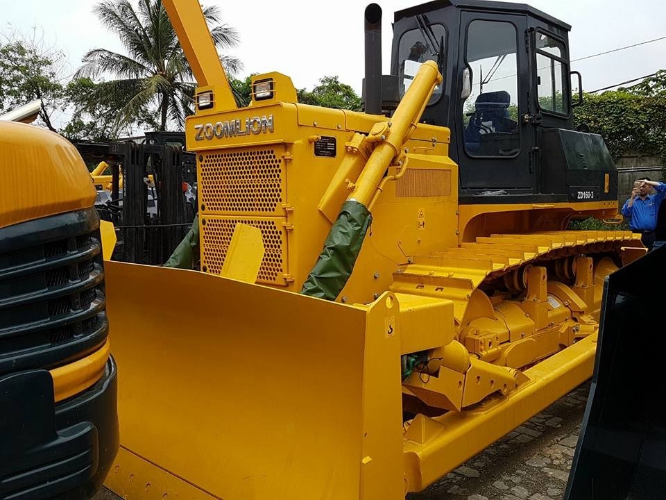 
                Apripista Zoomlion Bulldozer Zd160f-3 160 CV con motore potente
            