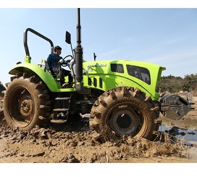 
                Zoomlion & Lutong & Yto tractor agrícola 90hp tractor con hierba Cortador 4*4
            