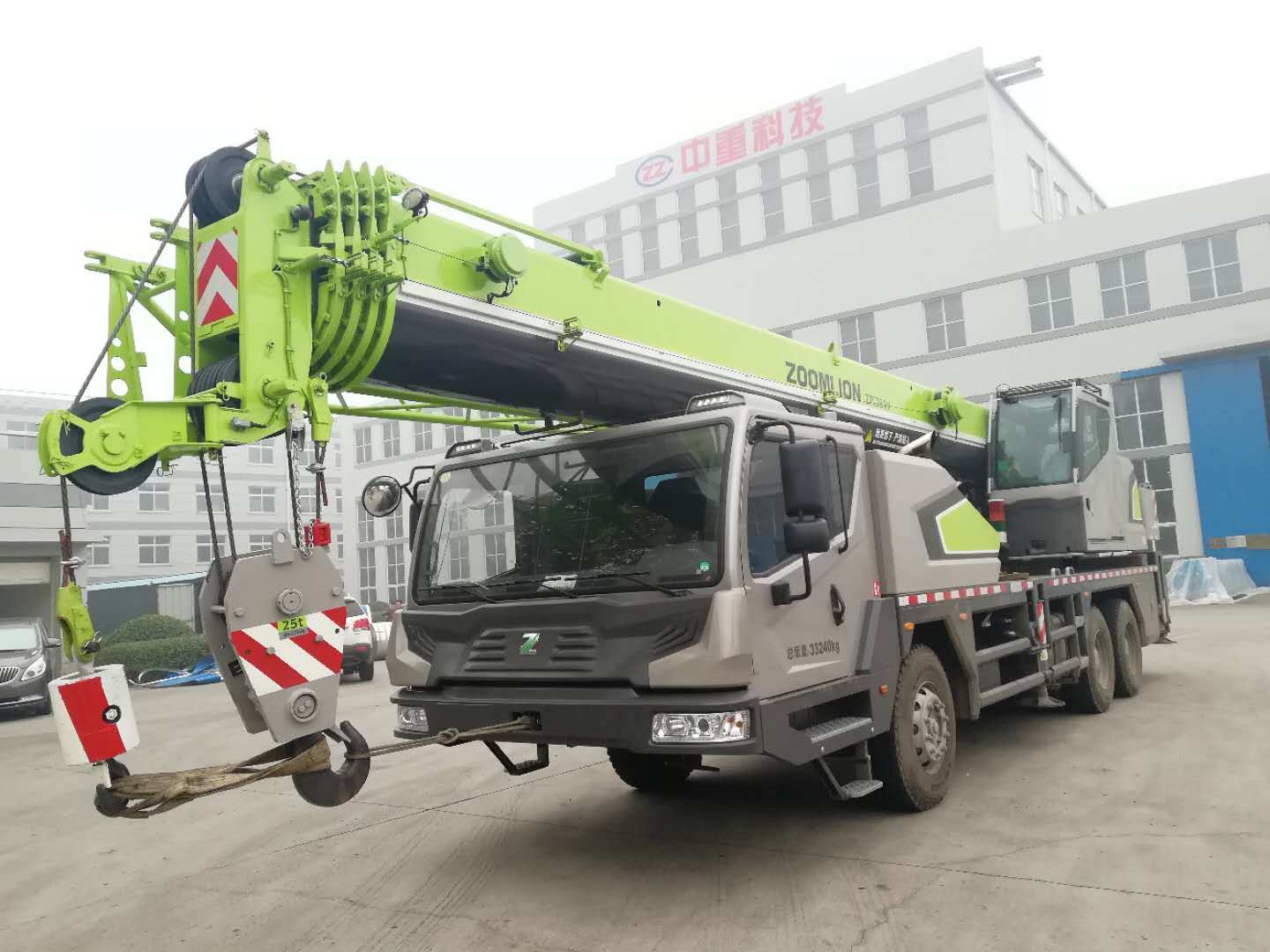 Zoomlion Truck Crane 25 Ton with Cheapest Price Ztc250e552