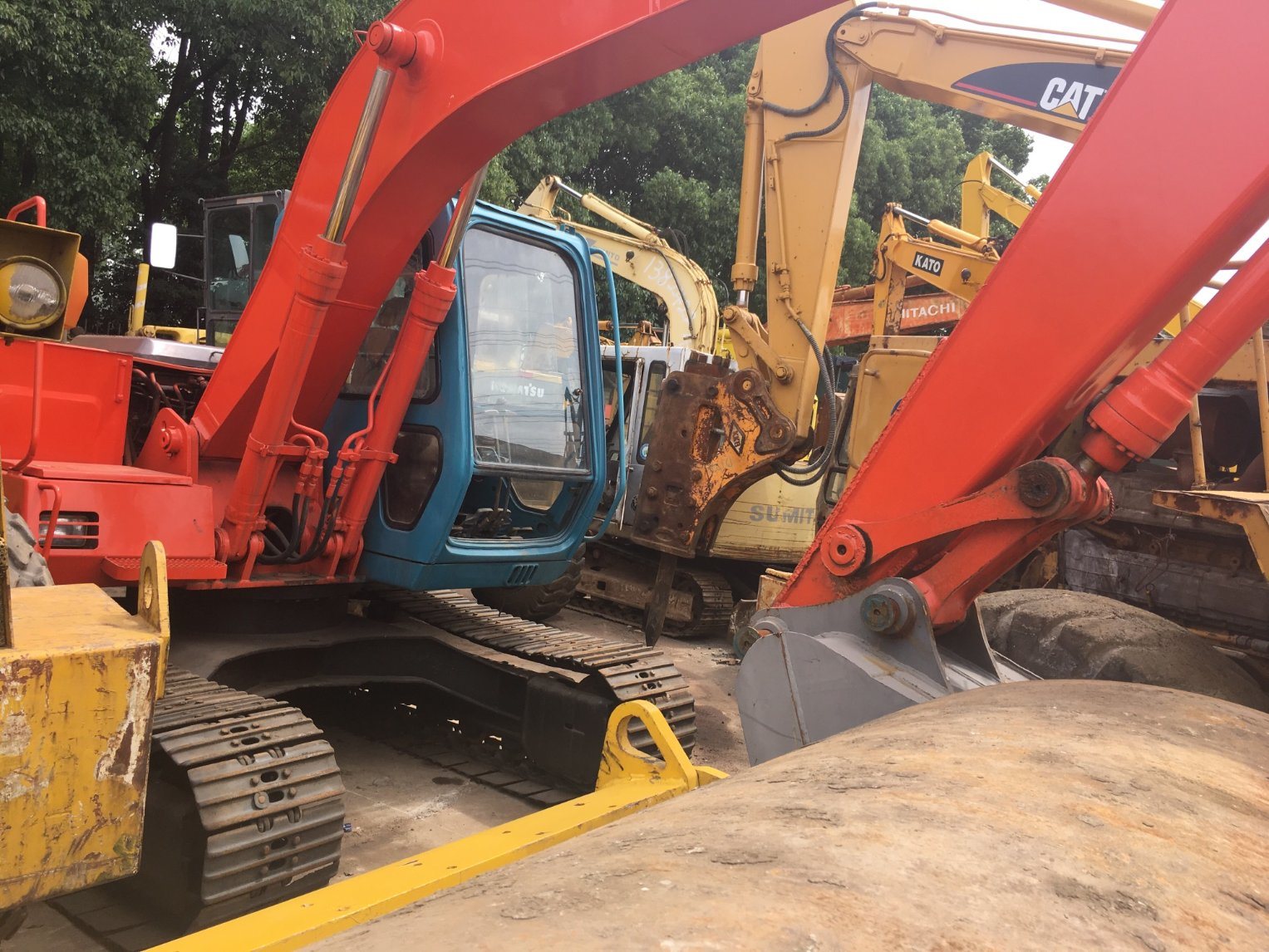 
                12 Ton Used Excavator Ex120-3
            