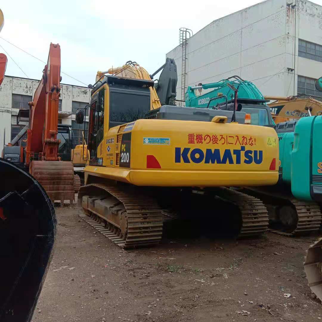 
                20 тонн используется экскаватор Komatsu PC200
            