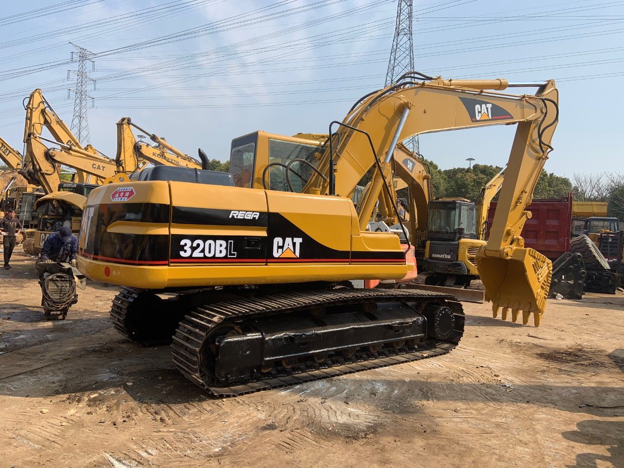 China 
                美しい Cat320bl 油圧ショベル、 Cat330bl 、 Cat325bl 、 Cat330c
             supplier