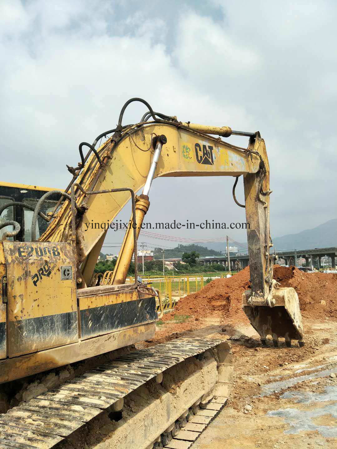 China 
                Gran descuento de la excavadora utilizada Cat 200b
             proveedor