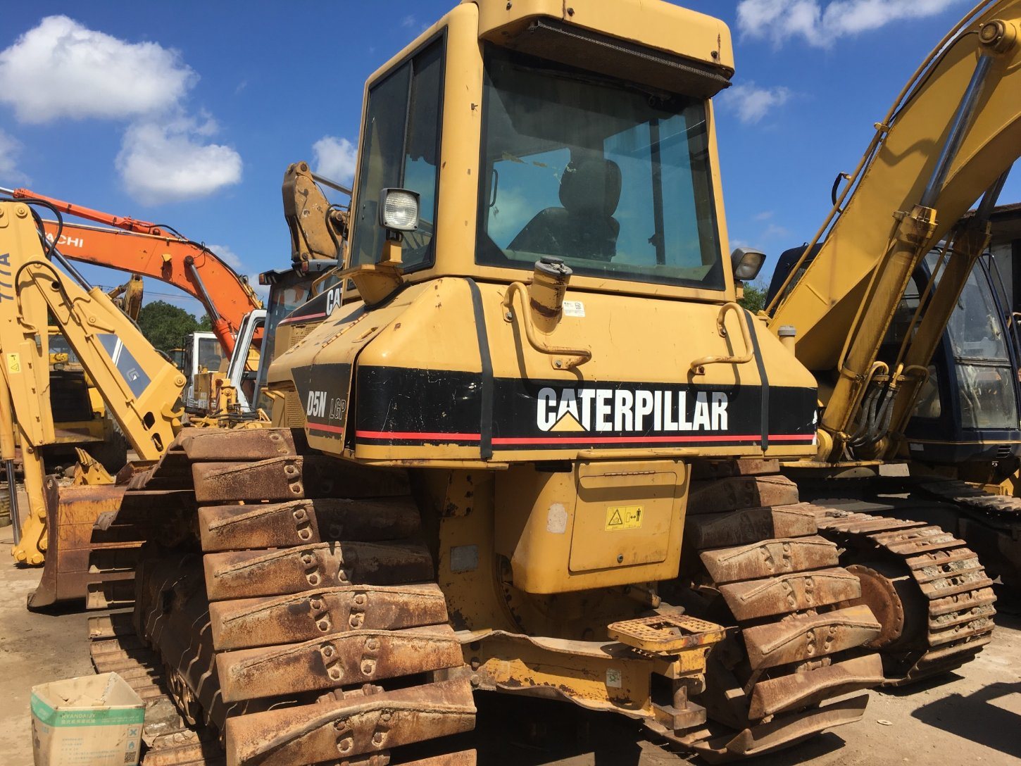 
                Cat D5n Bulldozer Bulldozer, utilisé pour la vente
            