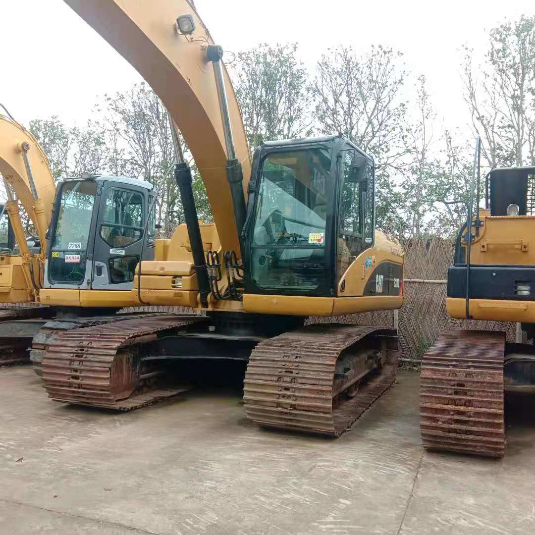 
                Excavatrice à bon marché utilisée 20 tonnes caterpillar 320d
            