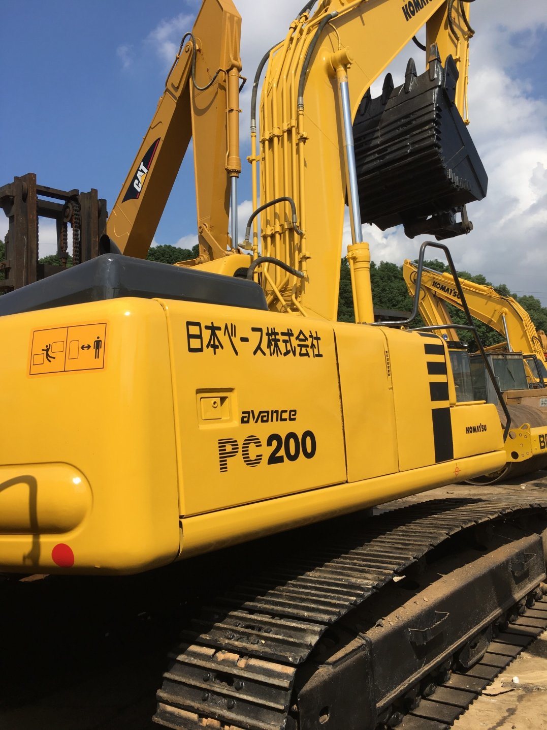 Good Condition Japan Used Komatsu PC200-6 Track Excavator