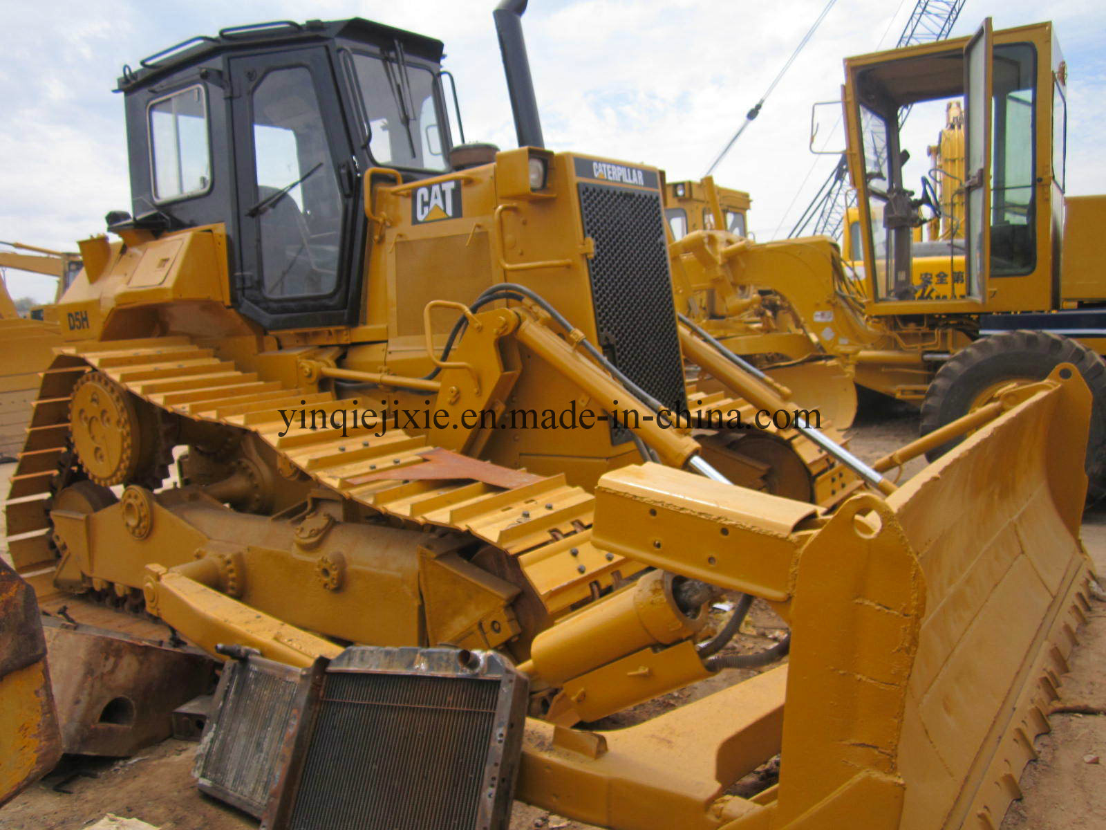 China 
                Caterpillar D5h Bulldozer의 뛰어난 상태/용 Cat D5h Bulldozer 판매
             supplier