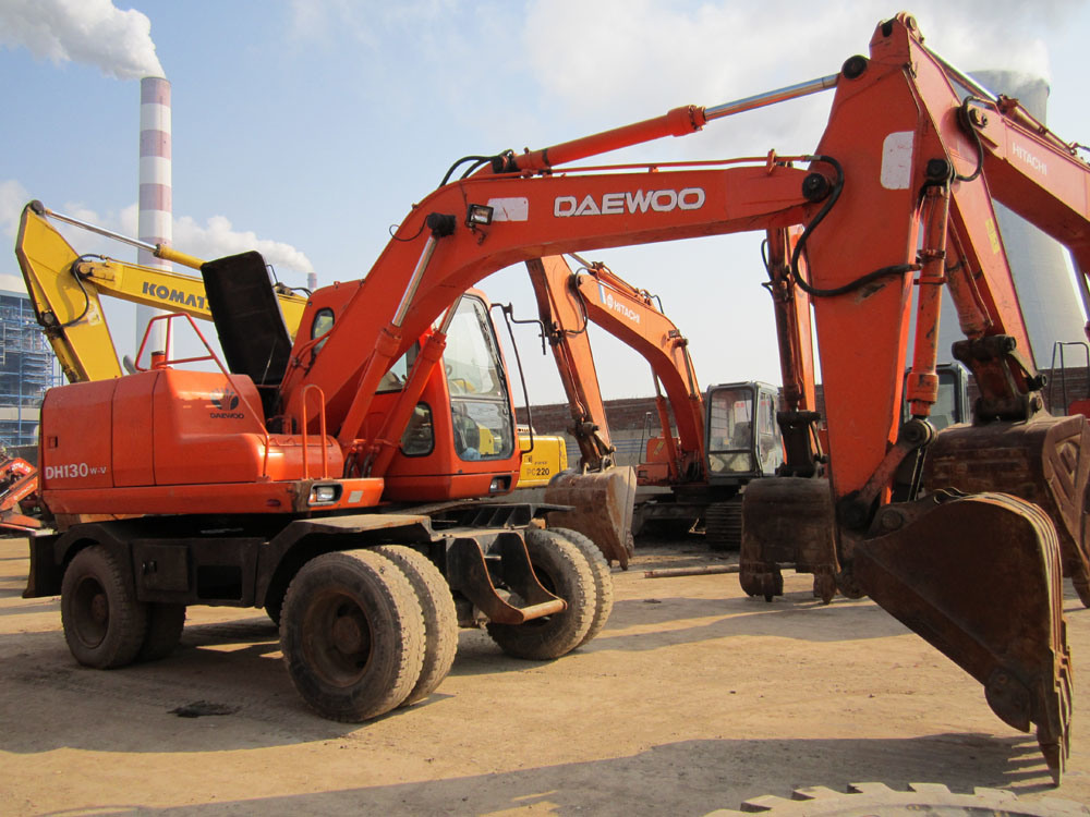 High Quality of Used Daewoo 130W-5 Wheel Excavator