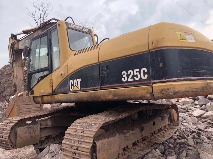 Japan Original Cat325c Crawler Excavator with Cheaper Price Only 31600USD