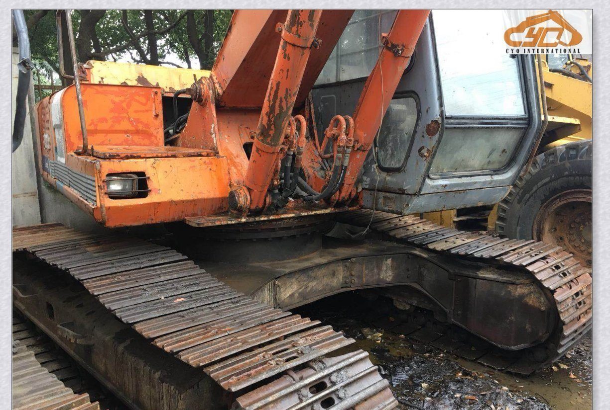 Japan Original Hydraulic Excavator Hitachi Ex200-1 Crawler Excavator for Sale