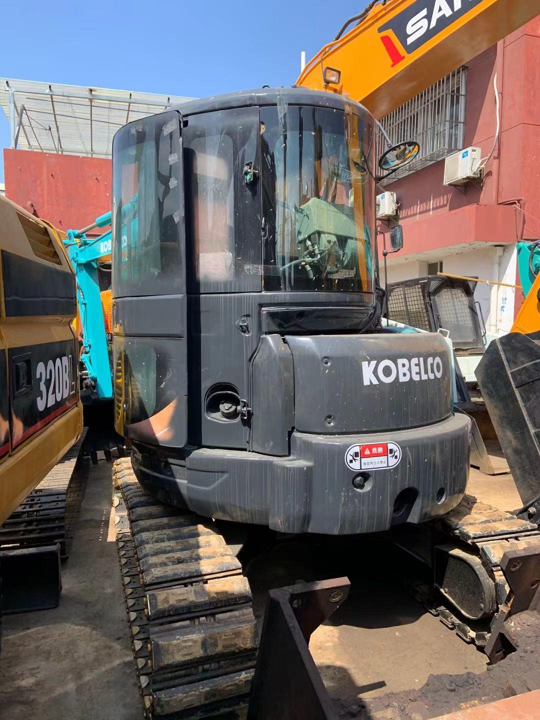 China 
                Kobelco Sk55sr-5 油圧ショベル（ゴム製トラック付き）の販売
             supplier