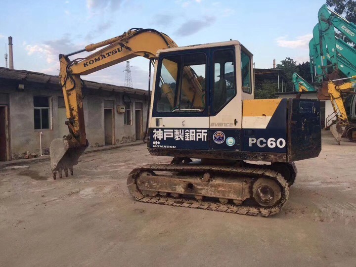 Original Japan Mini Excavator Mechanic Excavator Komatsu PC60-6