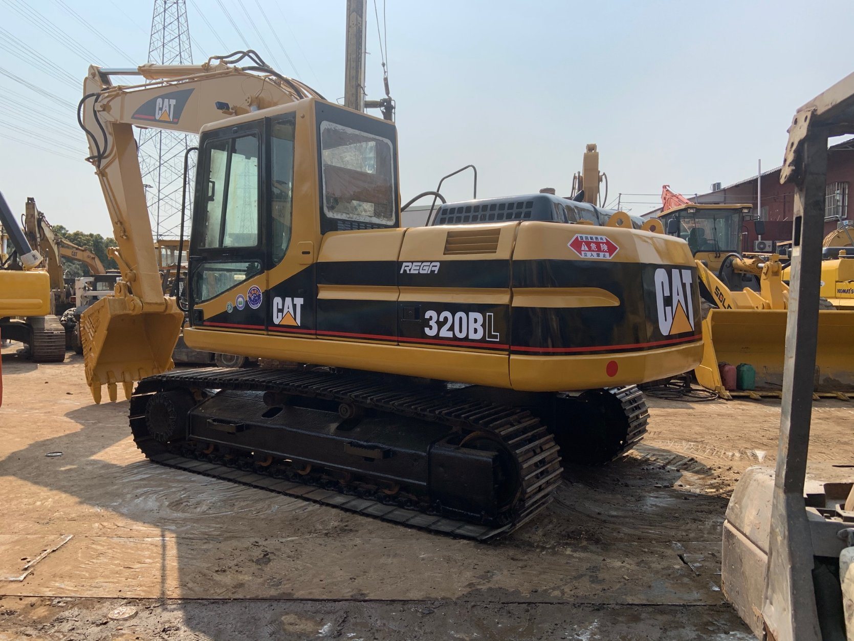 Original Japan Nice 320bl Excavator for Sale, 330bl, 325bl, 320d