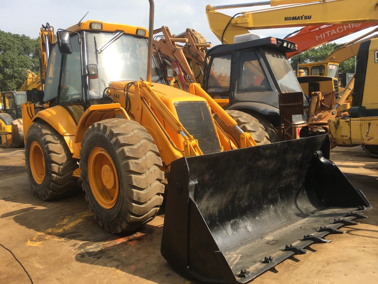 
                Le Japon original utilisé 4cx Jcb tractopelle prêts pour la vente à bas prix Goog Condition dans
            