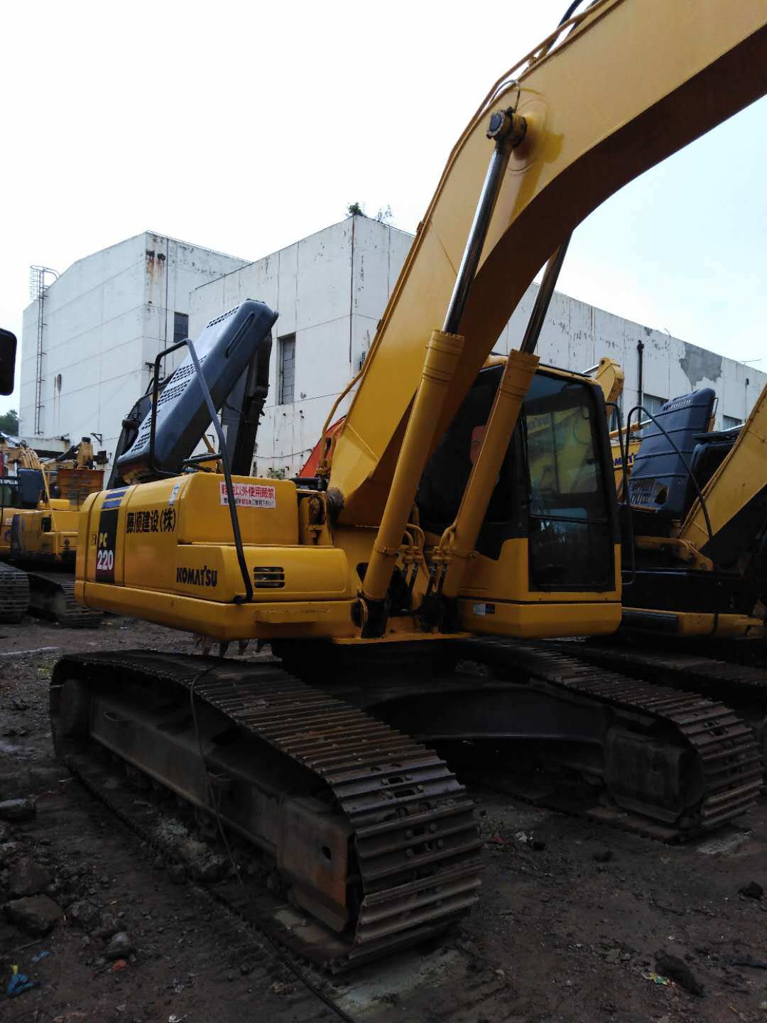 
                Original Used/Secondhand Komatsu PC220-7 Excavator with Good Condition for Sale
            