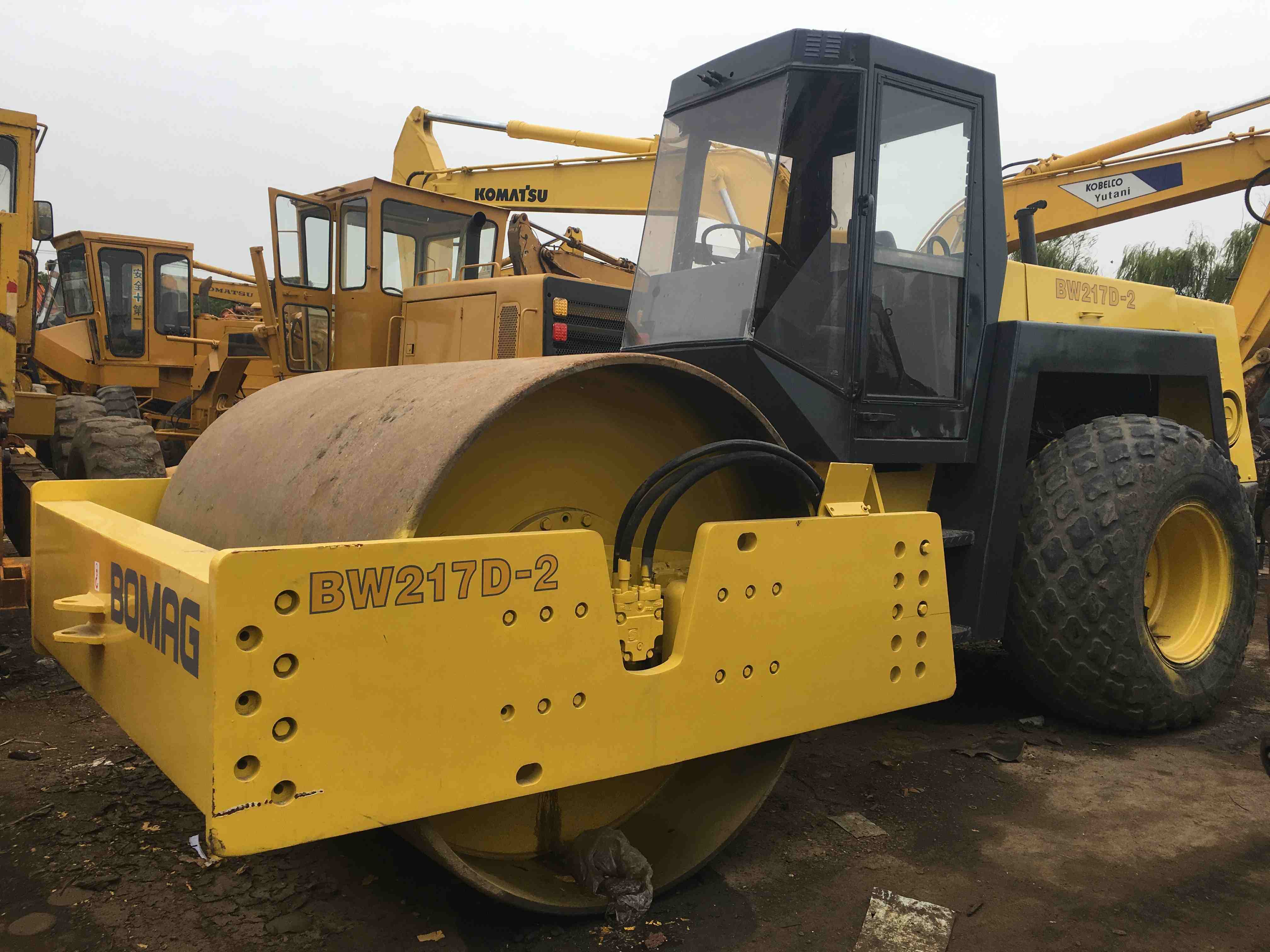 Second Hand Road Roller Bomag Bw217 Vibratory Roller for Sale