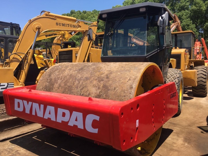 
                Vender utiliza DYNAPAC CA602 Road Roller
            