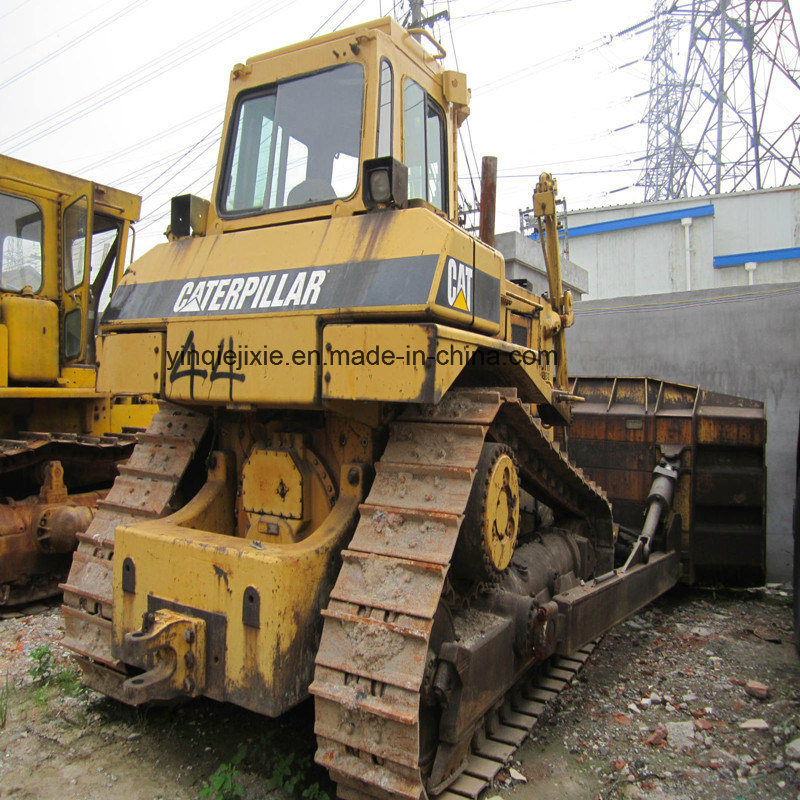 
                Gebrauchte Planierraupe (CAT D7H)
            