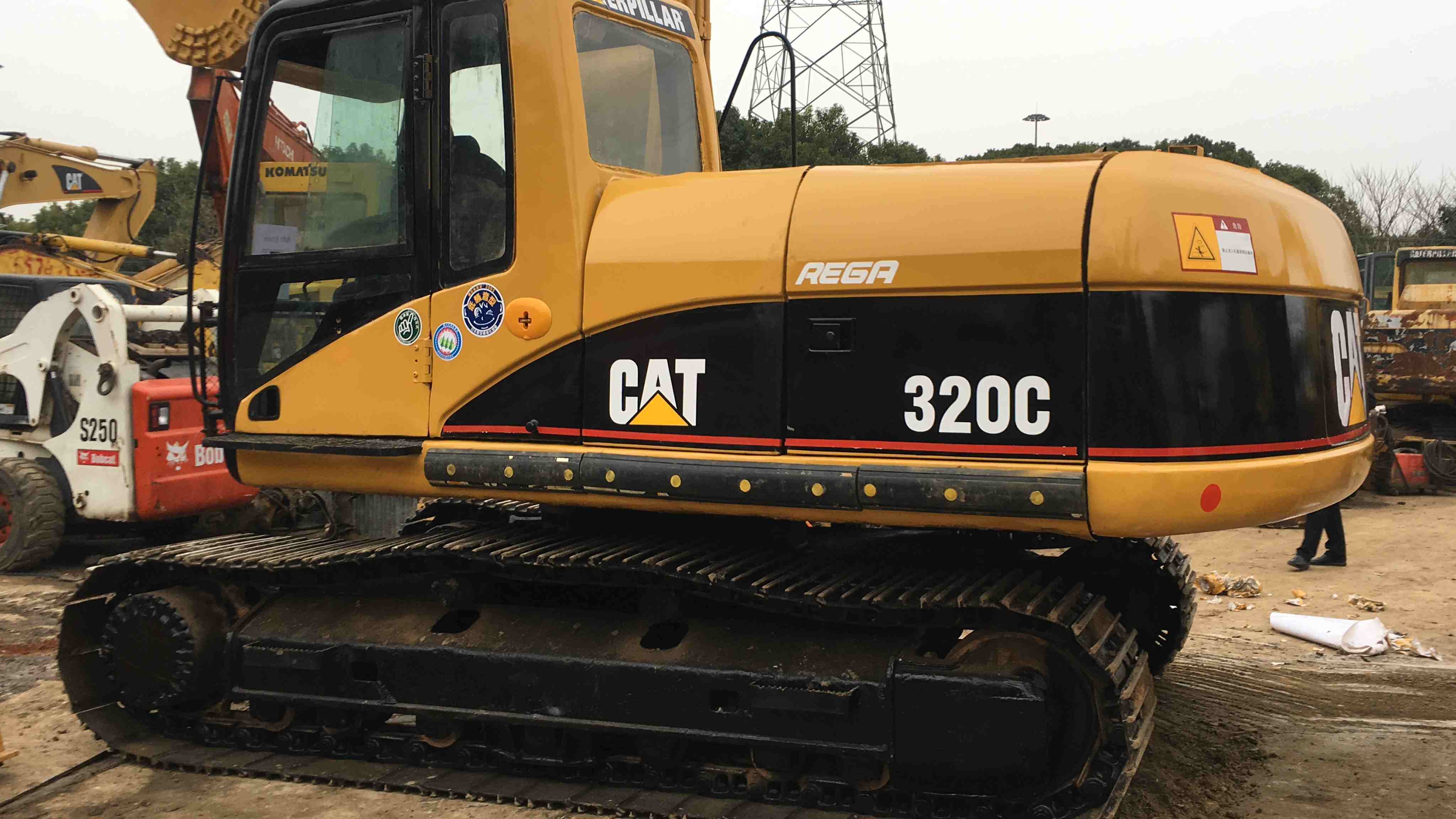 
                Usato Cat 320c escavatore originale Secondhan Caterpillar in buone condizioni
            