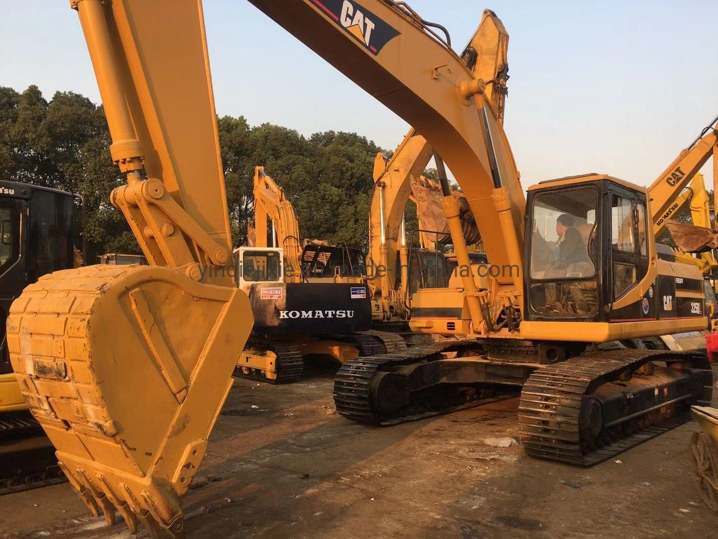 China 
                Gebruikte Cat 325b graafmachine Caterpillar 325b gebruikte graafmachine
             leverancier